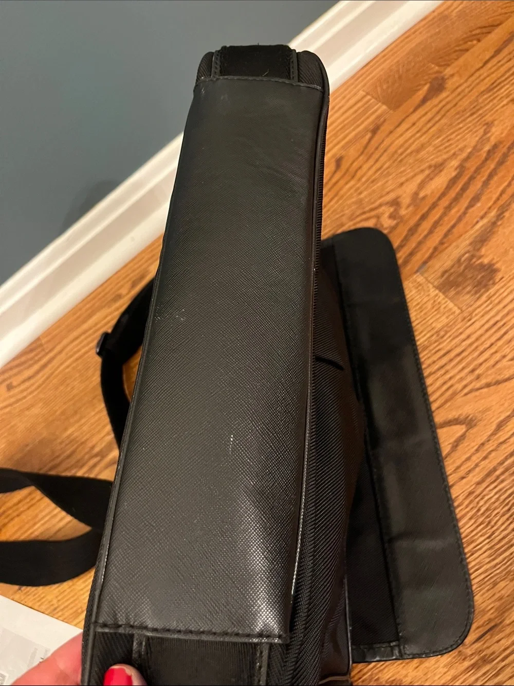 Burberry Men’s Messenger Bag COA